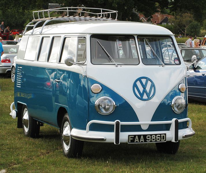 713px-Volkswagen_Typ_2_late_split_screen_version_April_1966.jpg
